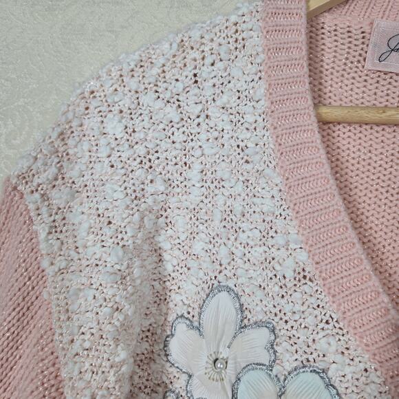 VTG Jaclyn Smith Sweater sz L Pink Embroidered Floral Pearl Embellished Feminine - Picture 4 of 16